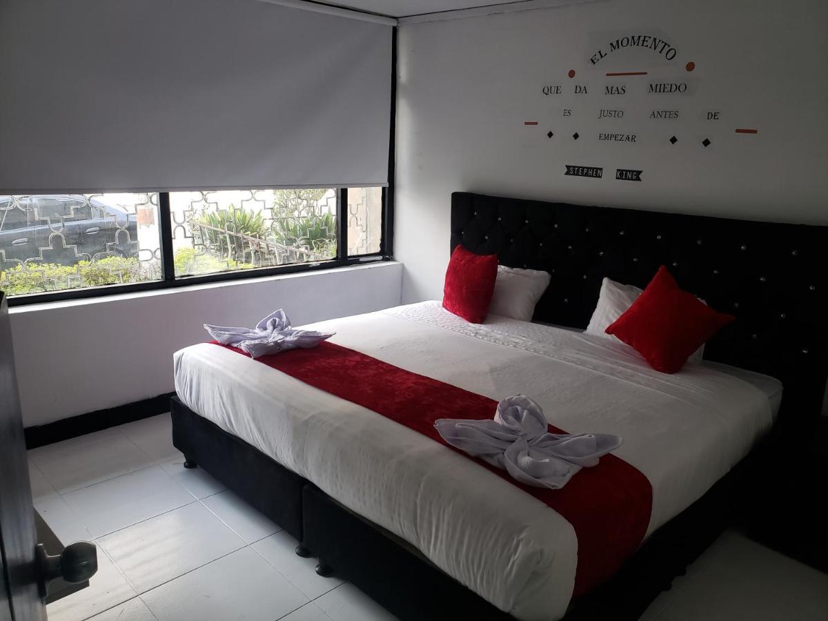 Aw Hotel American Travel Богота Екстериор снимка