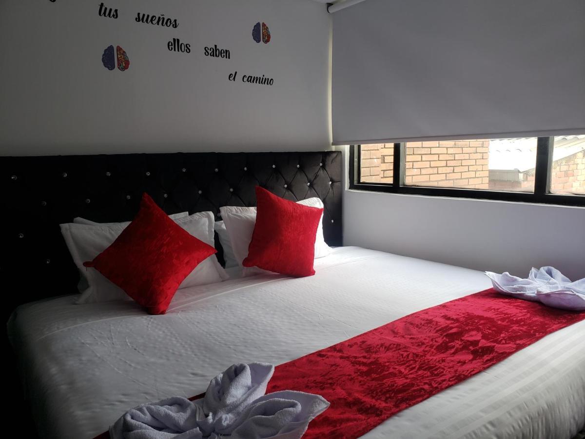 Aw Hotel American Travel Богота Екстериор снимка
