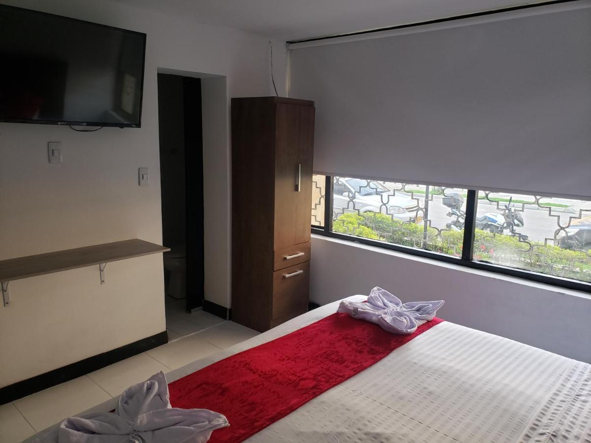Aw Hotel American Travel Богота Екстериор снимка