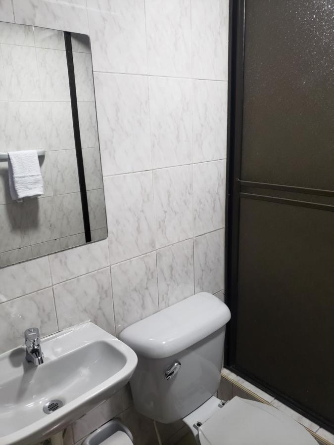 Aw Hotel American Travel Богота Екстериор снимка