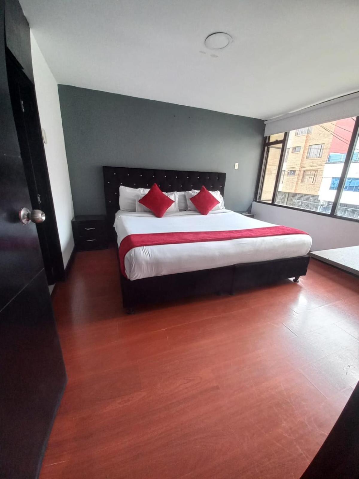 Aw Hotel American Travel Богота Екстериор снимка