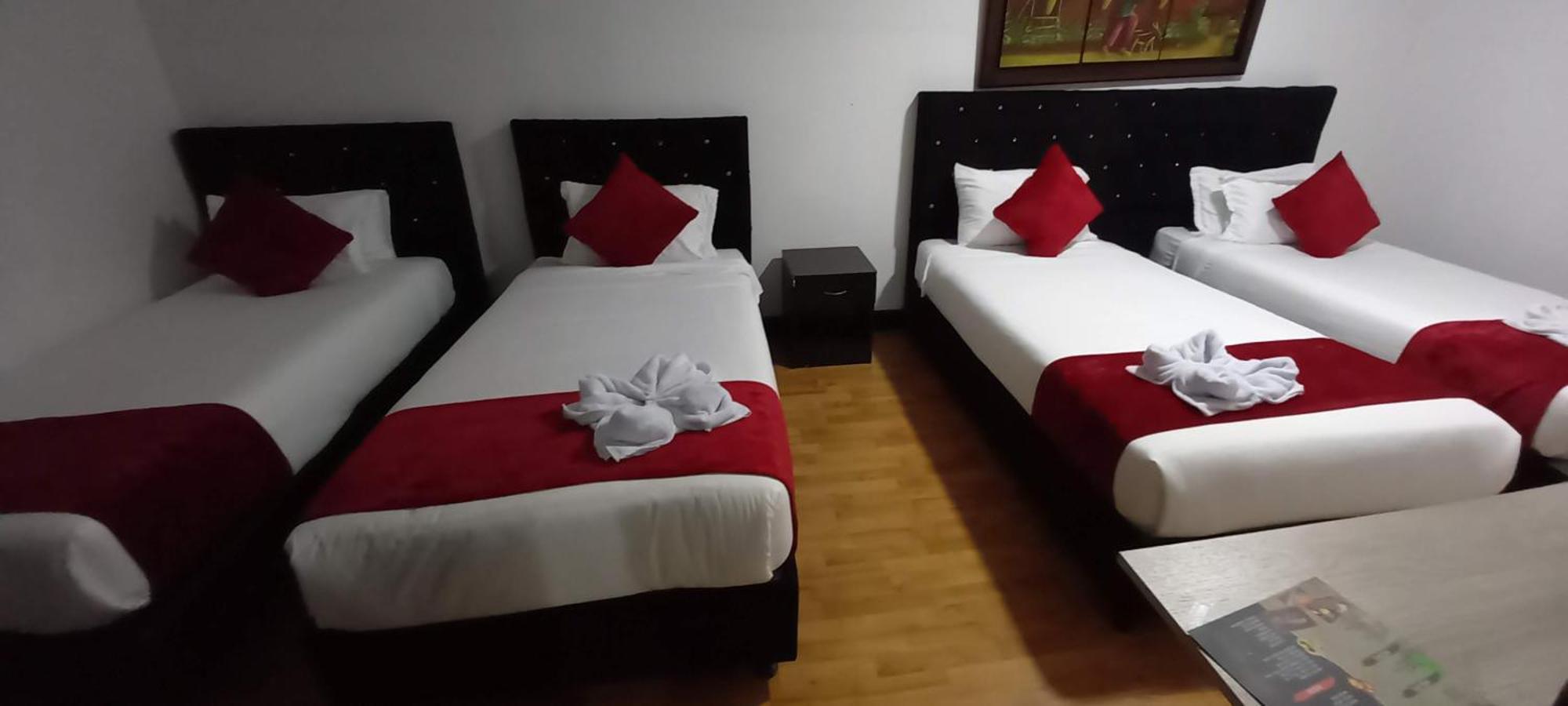 Aw Hotel American Travel Богота Екстериор снимка