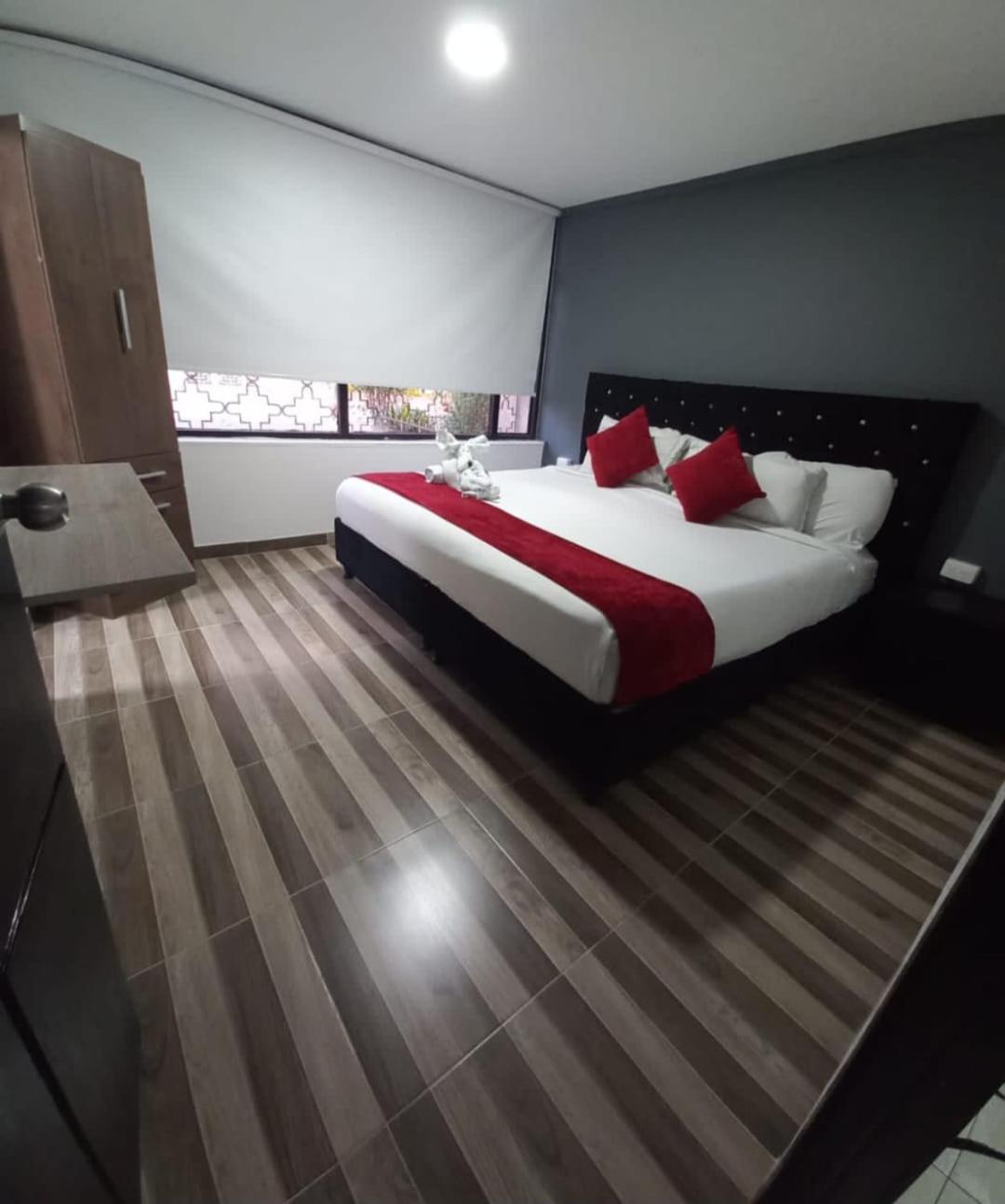Aw Hotel American Travel Богота Екстериор снимка