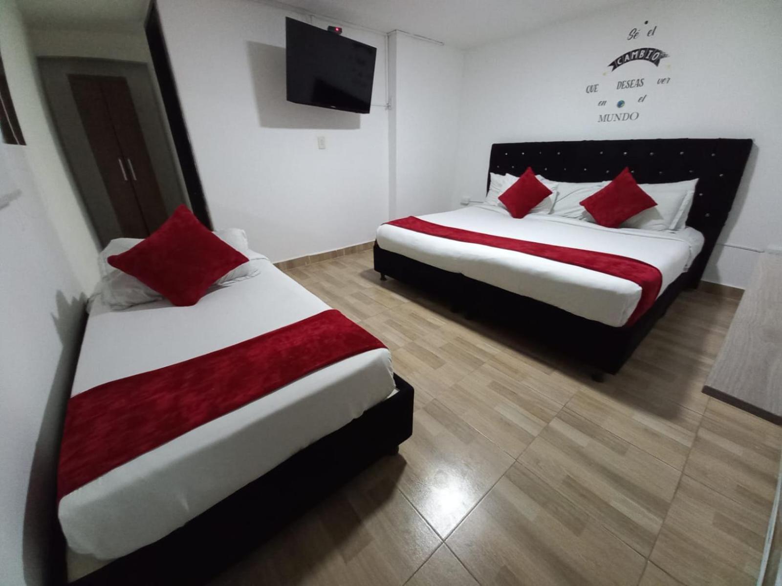 Aw Hotel American Travel Богота Екстериор снимка